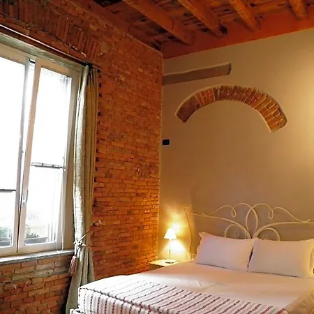 In Centro Charme Bed & Breakfast